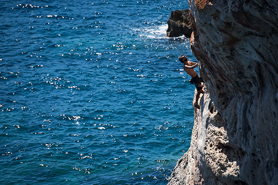 Climb and sail in Majorca, deep water solo capital