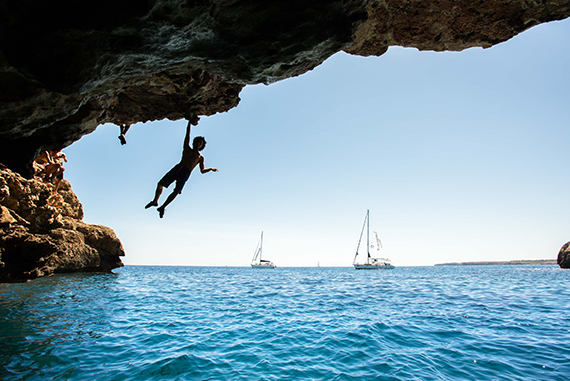 Climb and sail in Majorca, deep water solo capital